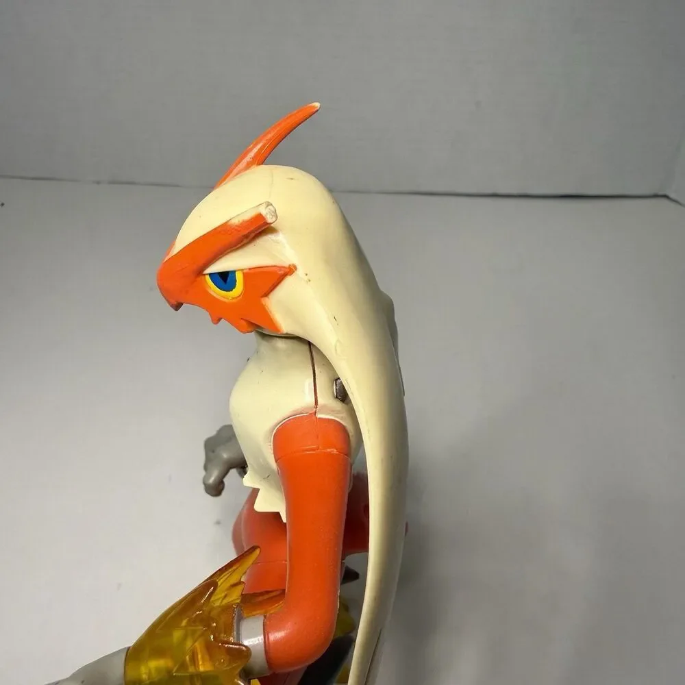 Pokémon Blaziken Deluxe Electronic Talking Figure 2007 Jakks Pacific